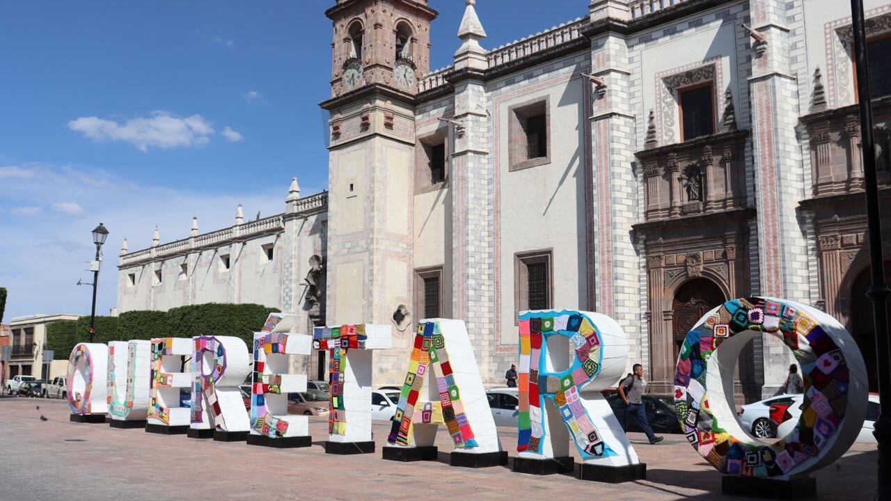 Están ubicadas en la plazuela Mariano de las Casas
