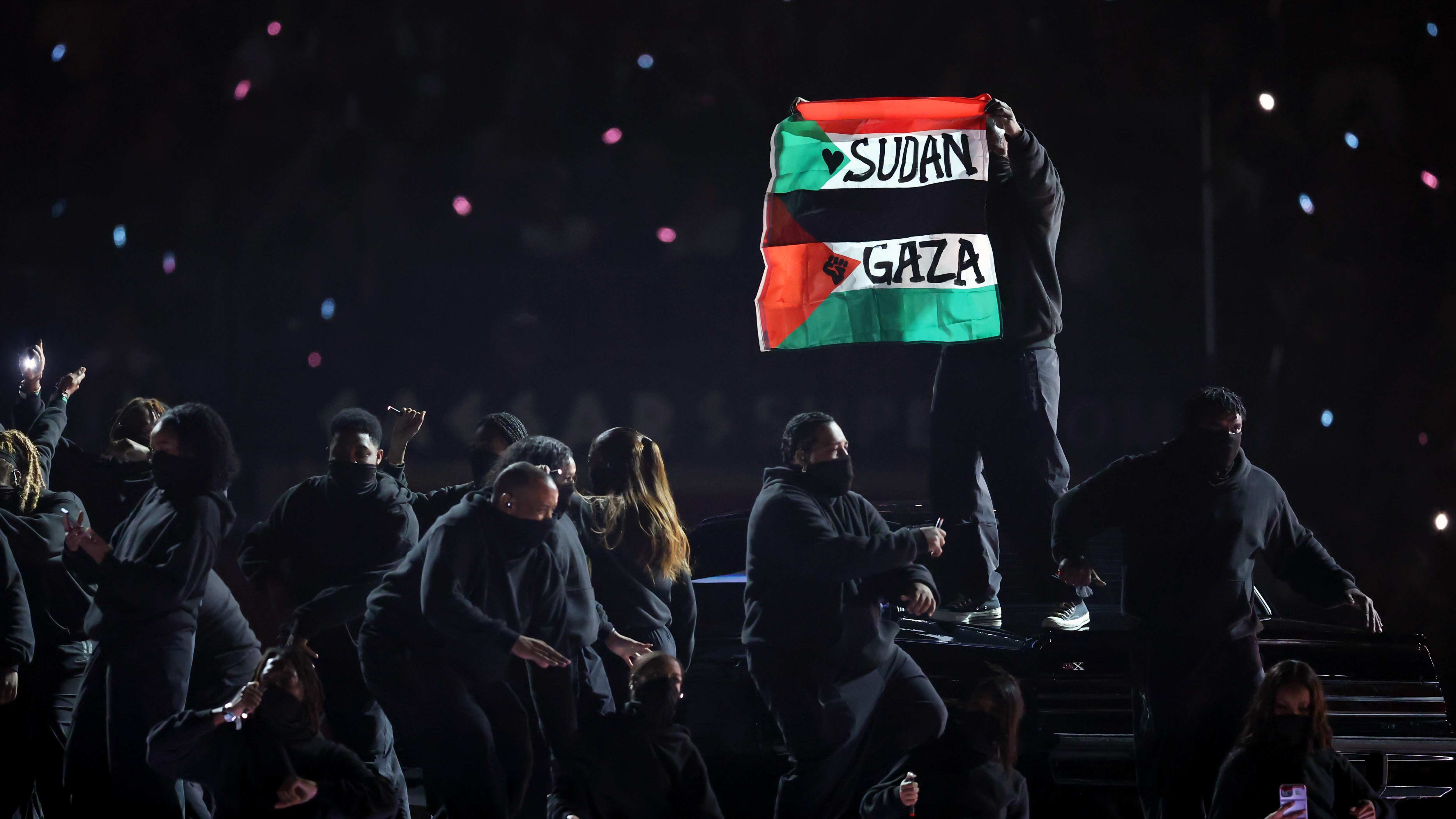 Un hombre invadió el show de medio tiempo del Super Bowl LIX.