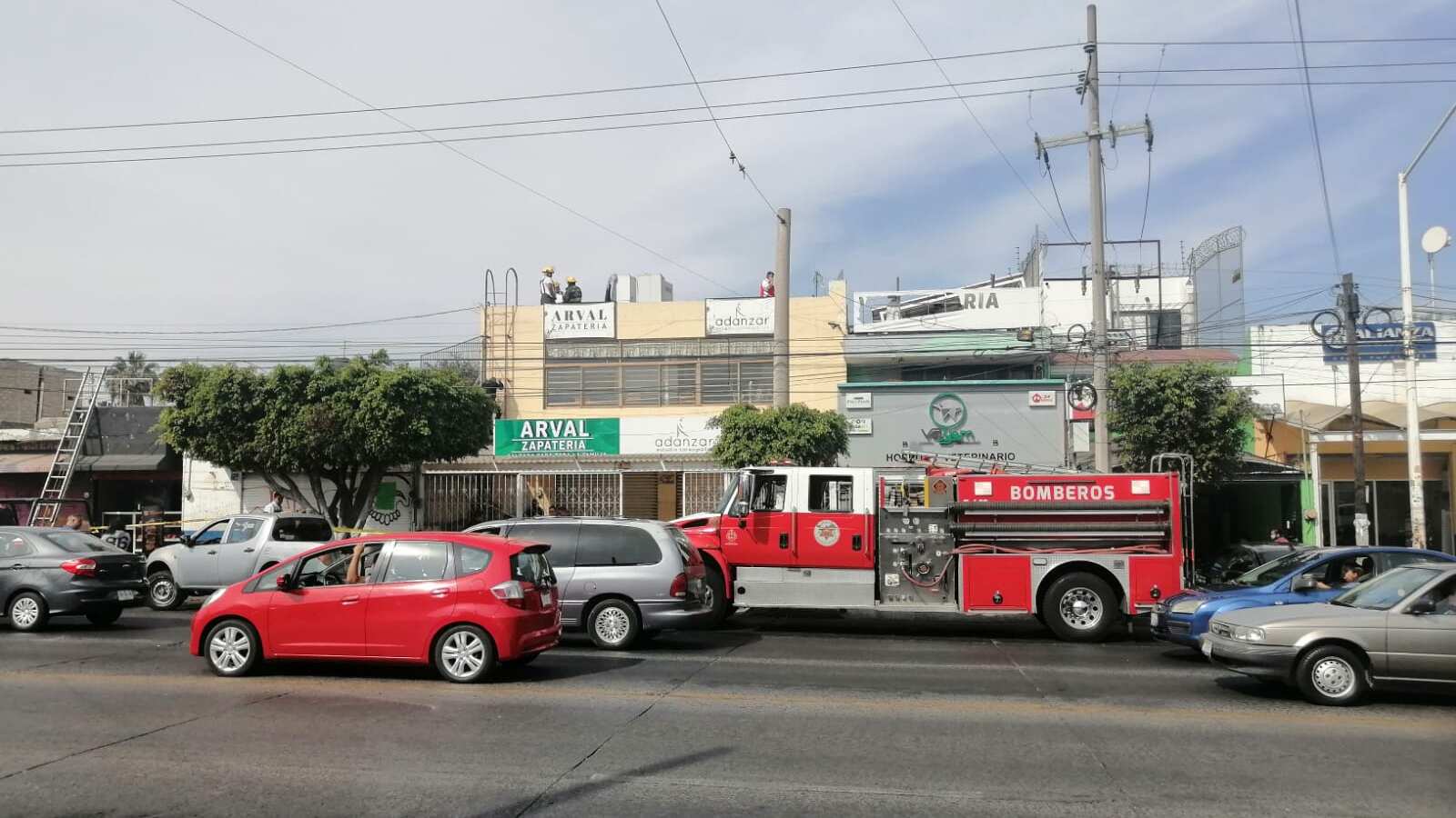 El percance ocurrió sobre una finca ubicada en 8 de Julio y la calle Longinos Cadena.