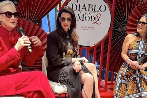 Destrozan a Martha Debayle por polémica foto con Meryl Streep y Anne Hathaway: “¿Qué onda con el mantel?"