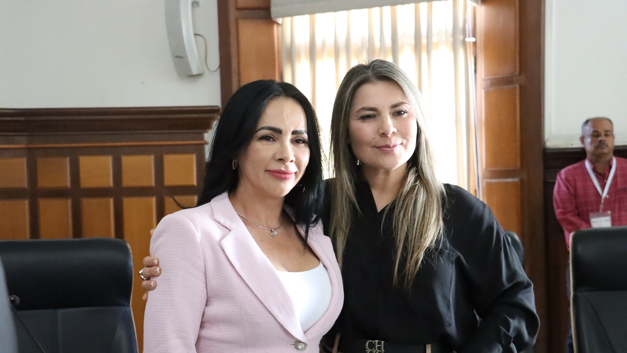 Por unanimidad, los regidores del Ayuntamiento de Guadalajara eligieron a la regidora y coordinadora de la fracción de Movimiento Ciudadano, Leticia Fabiola Cuán Ramírez, como la edil que suplirá las ausencias de la primera presidenta Verónica Delgadillo.