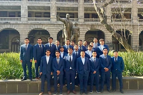 Mario Delgado participa en Congreso Educativo en Ayotzinapa y resalta legado de escuela centenaria