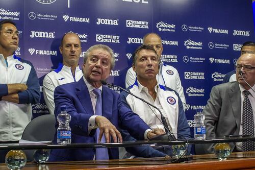 Bajo el marco: El millonario y pobre Cruz Azul