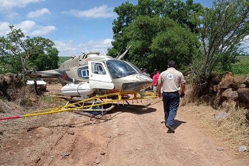 Helicóptero realiza aterrizaje forzoso en predio de Tepatitlán, Jalisco