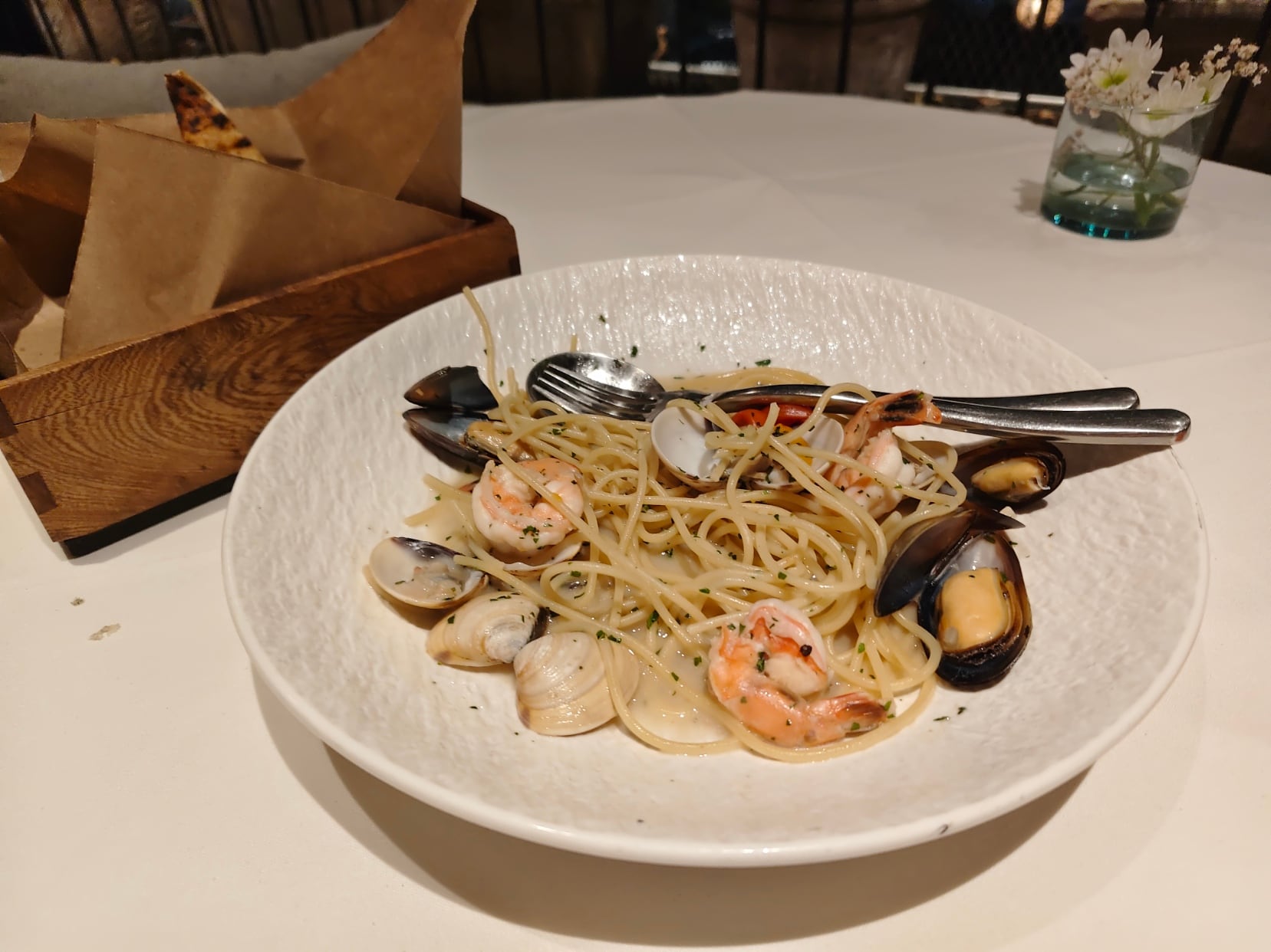 La pasta frutti di mare es una auténtica delicia, llena de sabor.