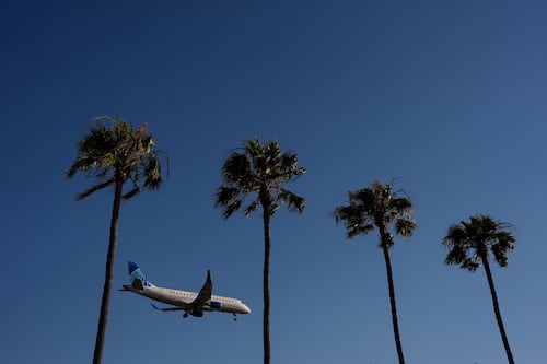 Famosa aerolínea estadounidense elimina comidas gratuitas durante sus vuelos