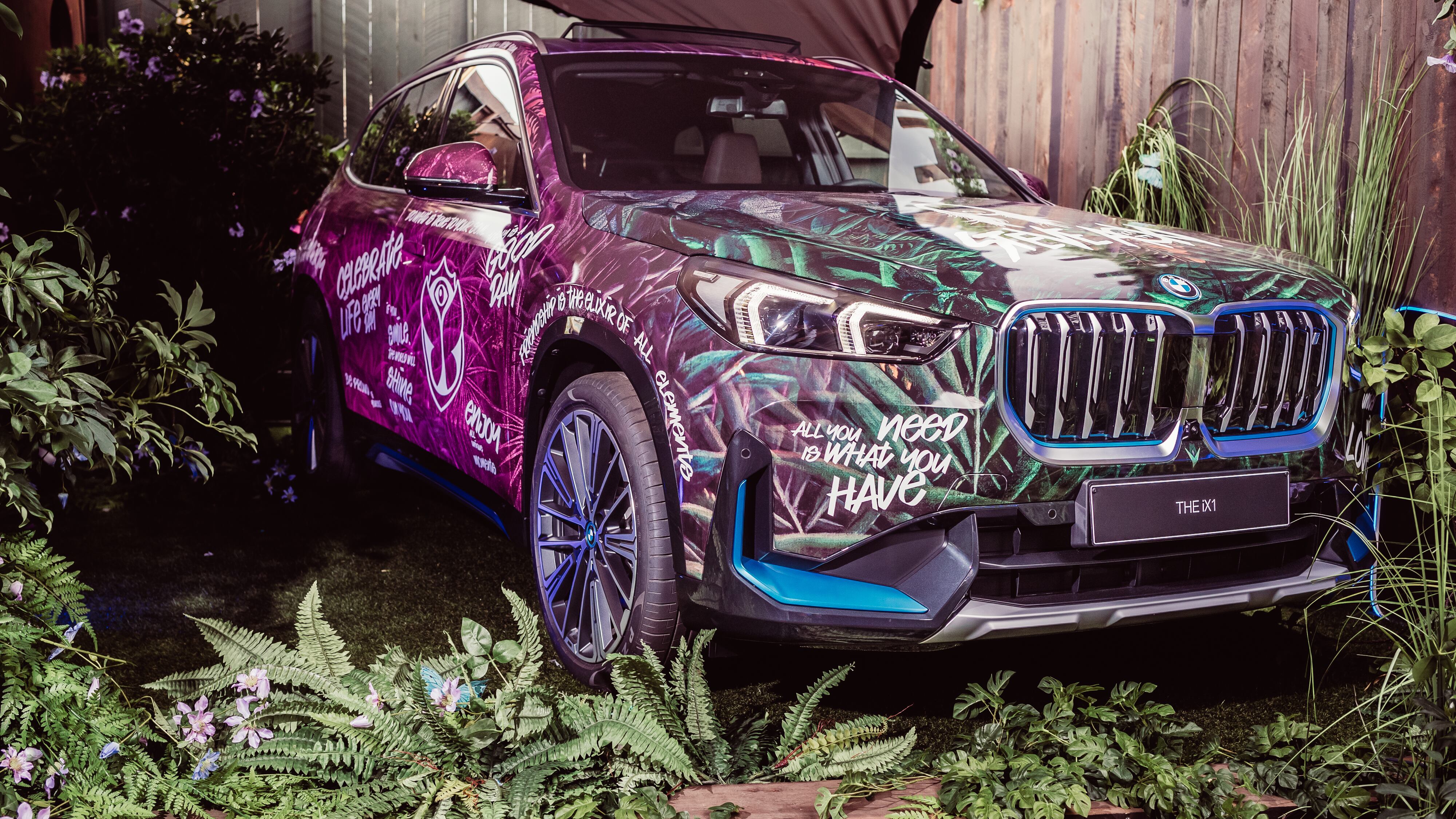 BMW presenta el nuevo iX1 en Tomorrowland