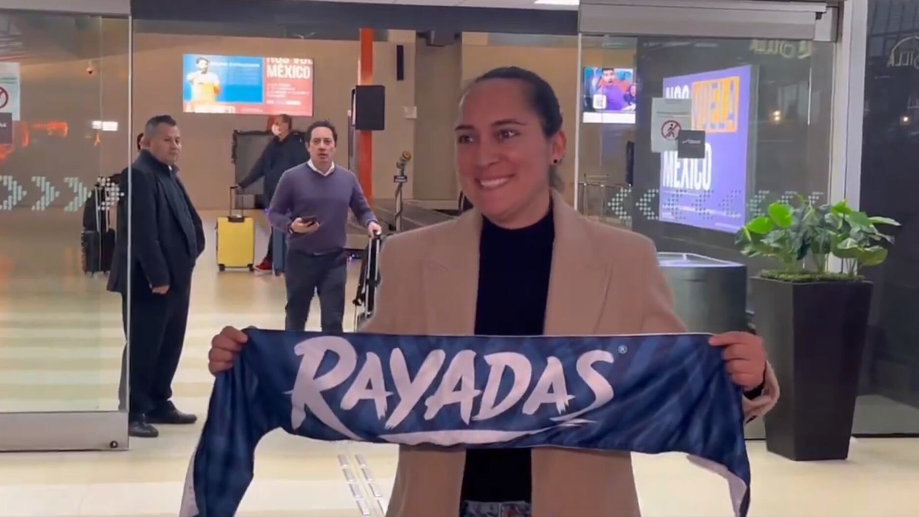 Amelia Valverde entrenadora de Rayadas