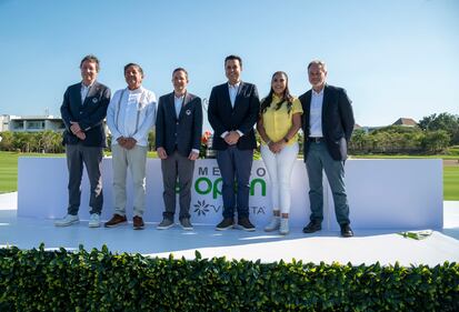 El reconocido empresario Benjamín Salinas Sada dio el esperado banderazo de salida a la tercera edición del prestigioso Mexico Open, consolidándose como una destacada fecha en el circuito de la PGA. El torneo se llevará a cabo del 22 al 25 de febrero, prometiendo emocionantes momentos en el mundo del golf.

Destacando la participación de 16 jugadores latinos, la edición de este año contará con la presencia de ocho talentosos mexicanos. Entre ellos, se encuentran nombres destacados como Raúl Pereda, Roberto Díaz, Álvaro Ortiz, Sebastián Vázquez, Rodolfo Cazaubón, Santiago de la Fuente, José Antonio Safa y Omar Morales.

La presencia de estos golfistas locales añade un toque especial al evento, generando una gran expectación entre los fanáticos del golf en México y más allá. La competencia promete ser intensa, consolidando al Mexico Open como un referente en el calendario deportivo.

Los aficionados pueden esperar días emocionantes llenos de habilidad y destreza en el campo, donde estos destacados representantes de la región buscarán conquistar el prestigioso título del Mexico Open. La comunidad golfista aguarda con entusiasmo la llegada de esta emocionante cita que promete dejar huella en el mundo del deporte.

¡Prepárense para vivir la emoción del golf con la tercera edición del Mexico Open del 22 al 25 de febrero!