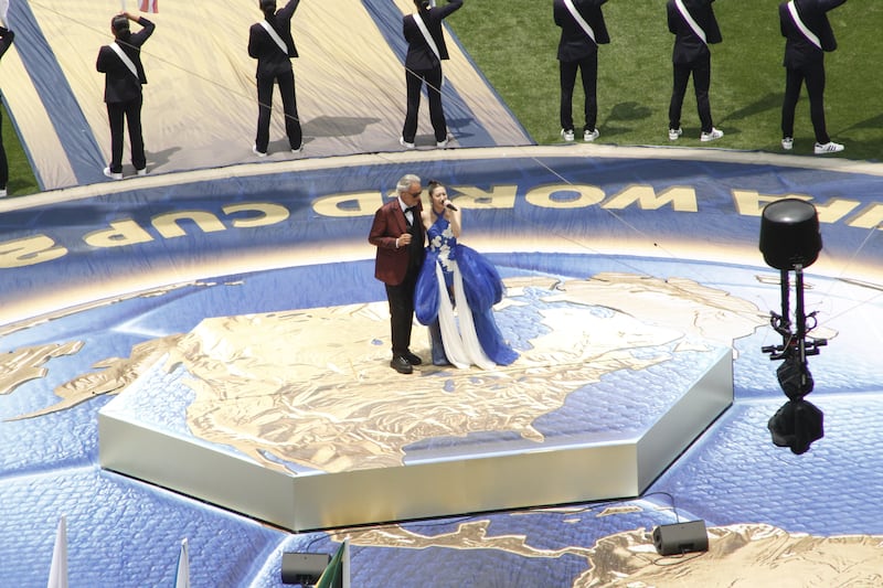 Andrea Bocelli y EJAE