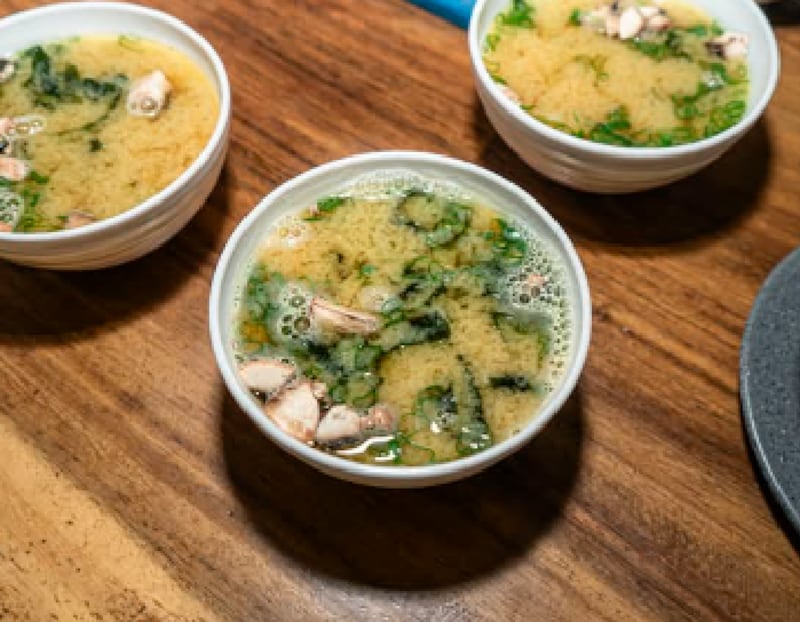 Gastronomía nipona auténtica con ingredientes premium directo hasta la comodidad de tu hogar