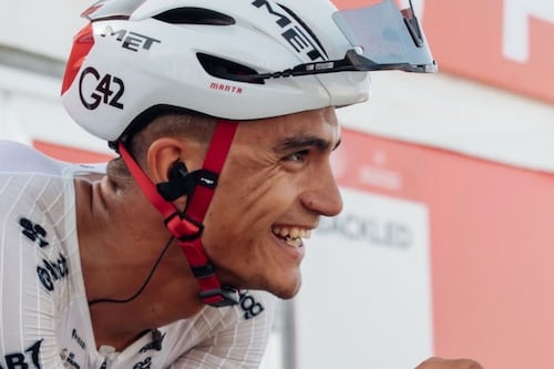 A segundos de la gloria: Isaac del Toro acecha el liderato del UAE Tour antes de la montaña