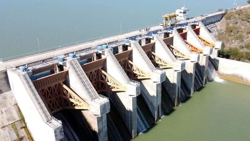 El gobernador asegura que por decreto presidencial, entre el 6 de junio y el 31 de diciembre Nuevo León no cederá agua a Tamaulipas.