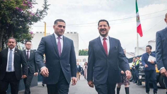 “No hay que soltar la campaña contra Omar en redes", se escucha en el audio que circula en internet.