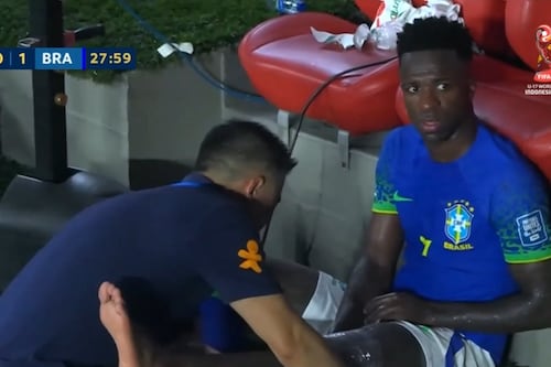 VIDEO: Vinícius Júnior cae lesionado y en Madrid se prenden las alarmas