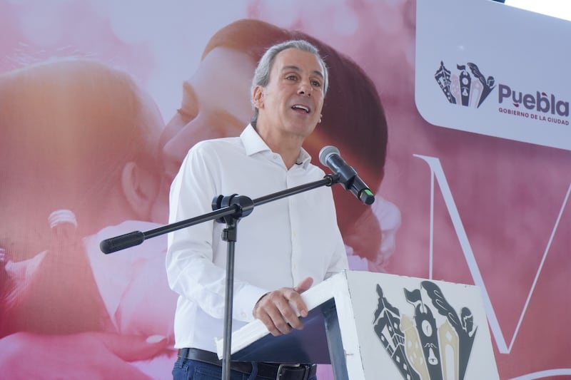 Festeja Pepe Chedraui el Día de las Madres en la Laguna de Chapulco, destaca su valor en la capital poblana