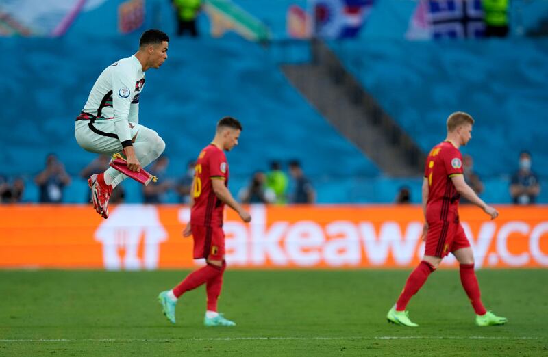 Cristiano Ronaldo y su ritual de saltar una vez toca el terreno de juego