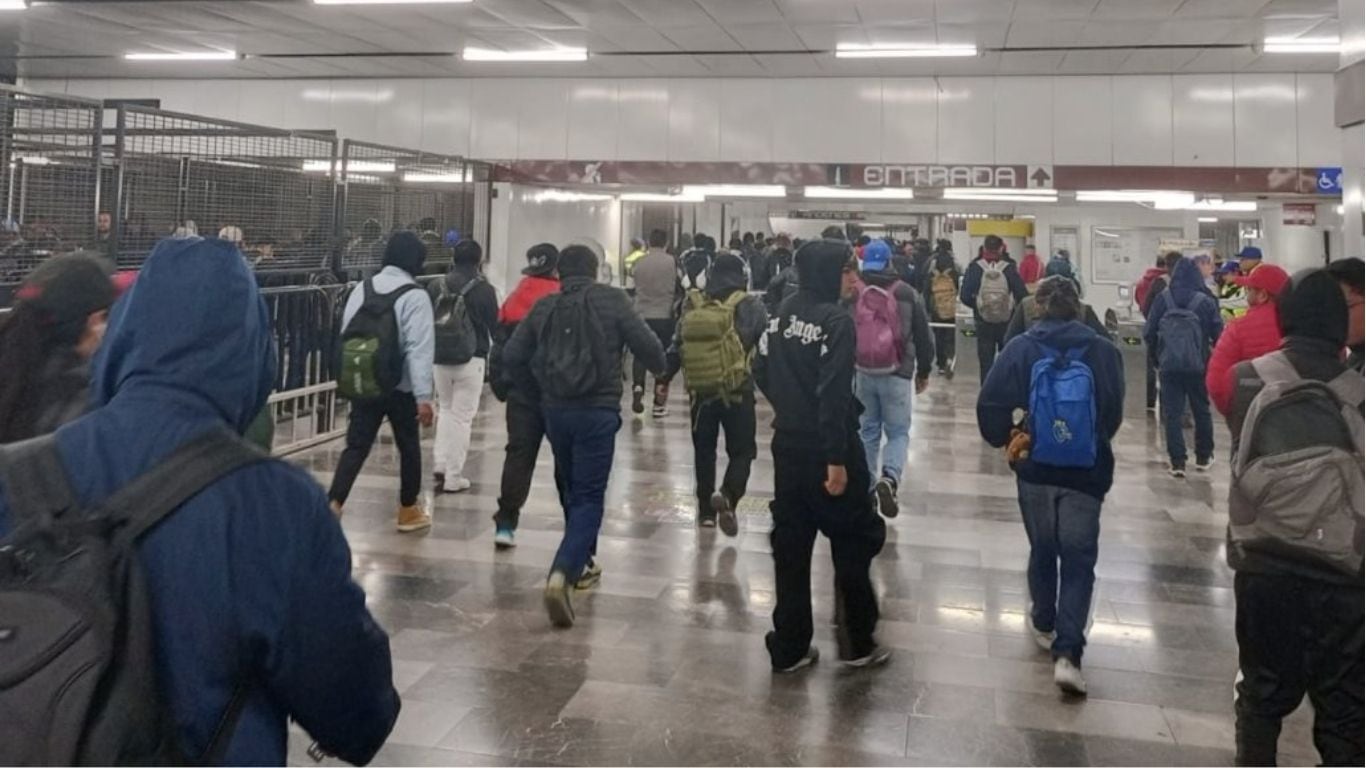 Alta afluencia en el Metro de la CDMX