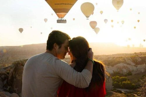 ¿El anillo para cuándo? Internautas le preguntan a Diego Boneta cuándo habrá boda con Renata Notni