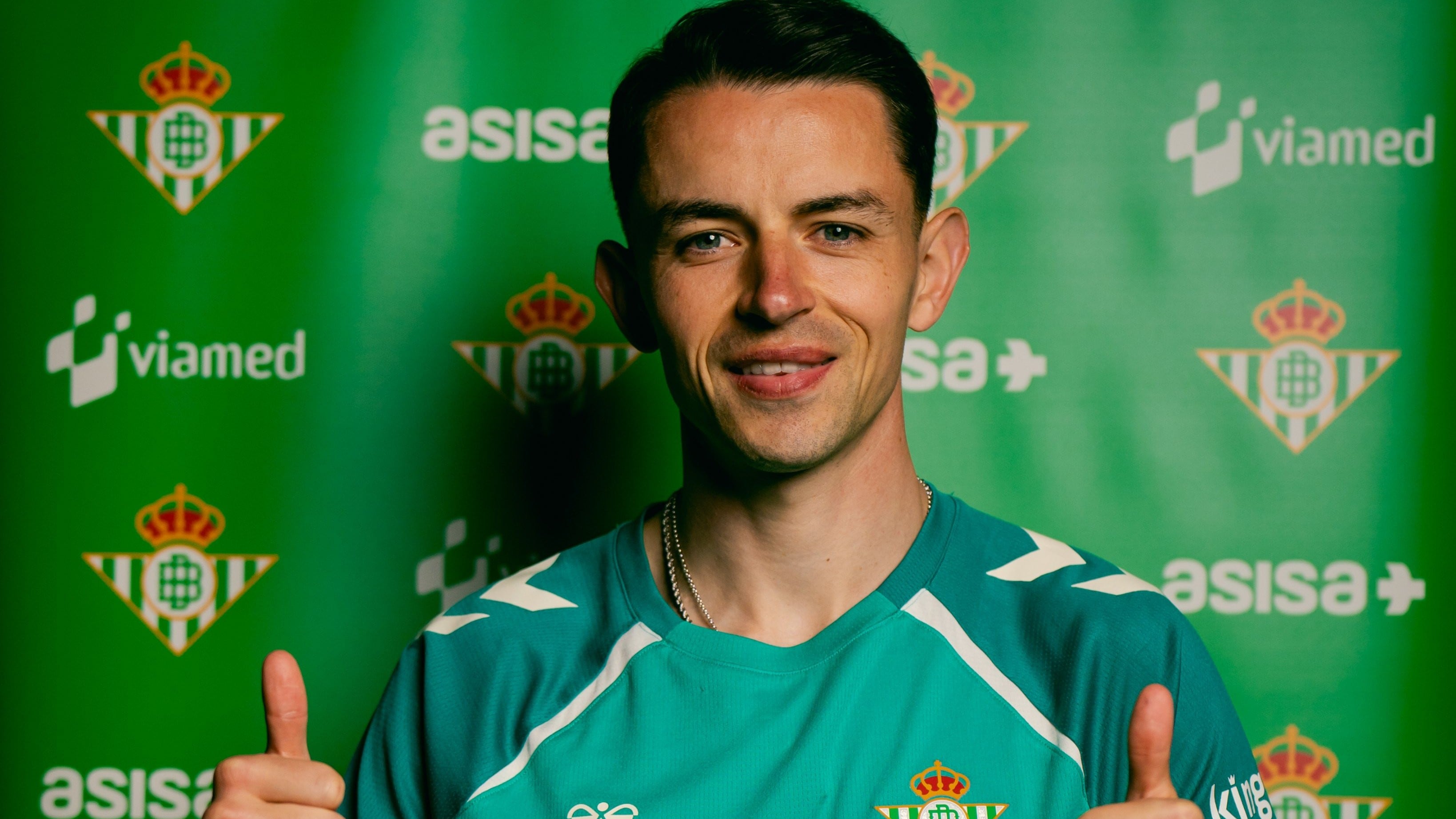 Fidalgo jugará en el Betis de España.