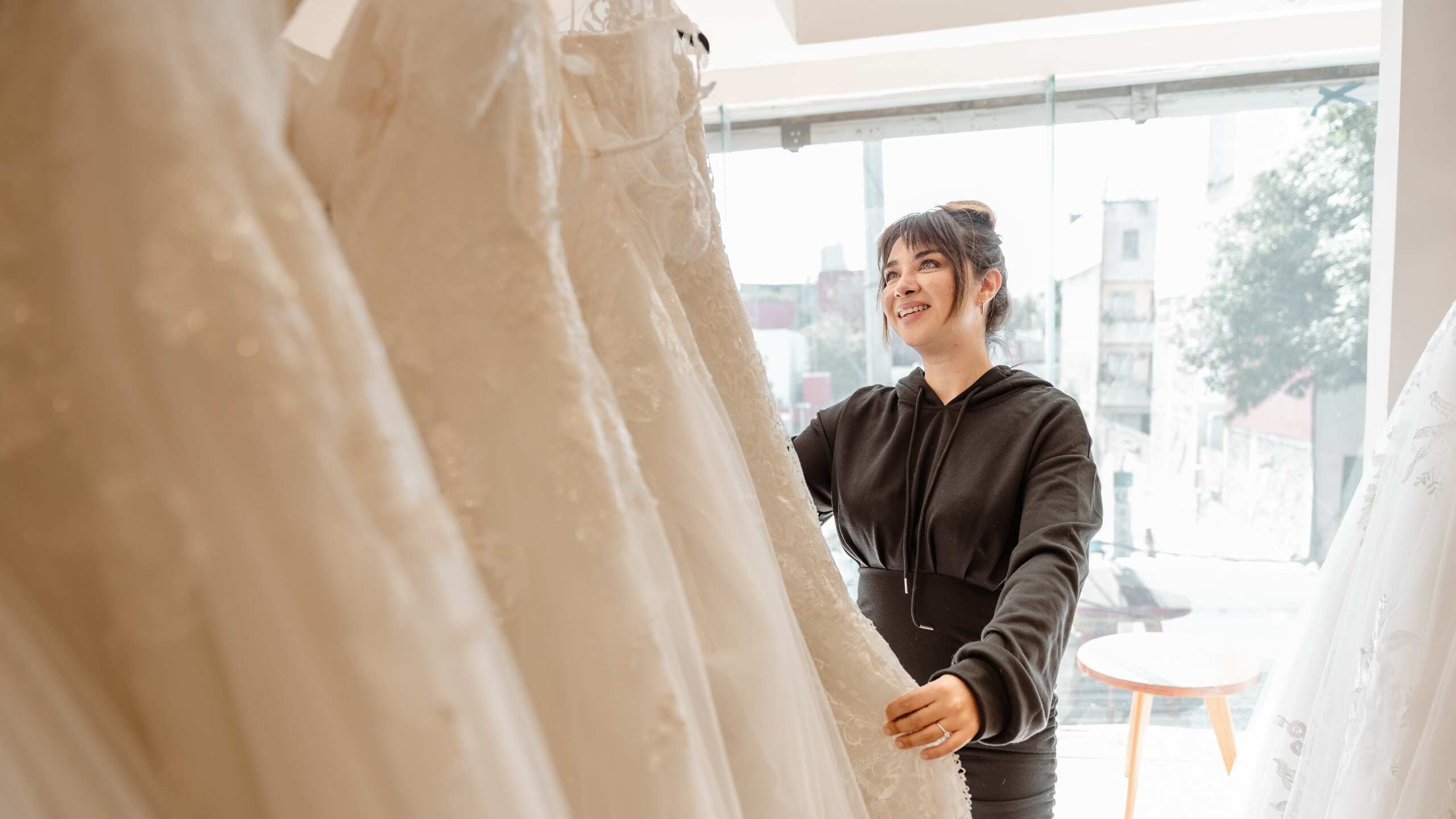 Realizó una visita especial a las instalaciones de Klent Bridal