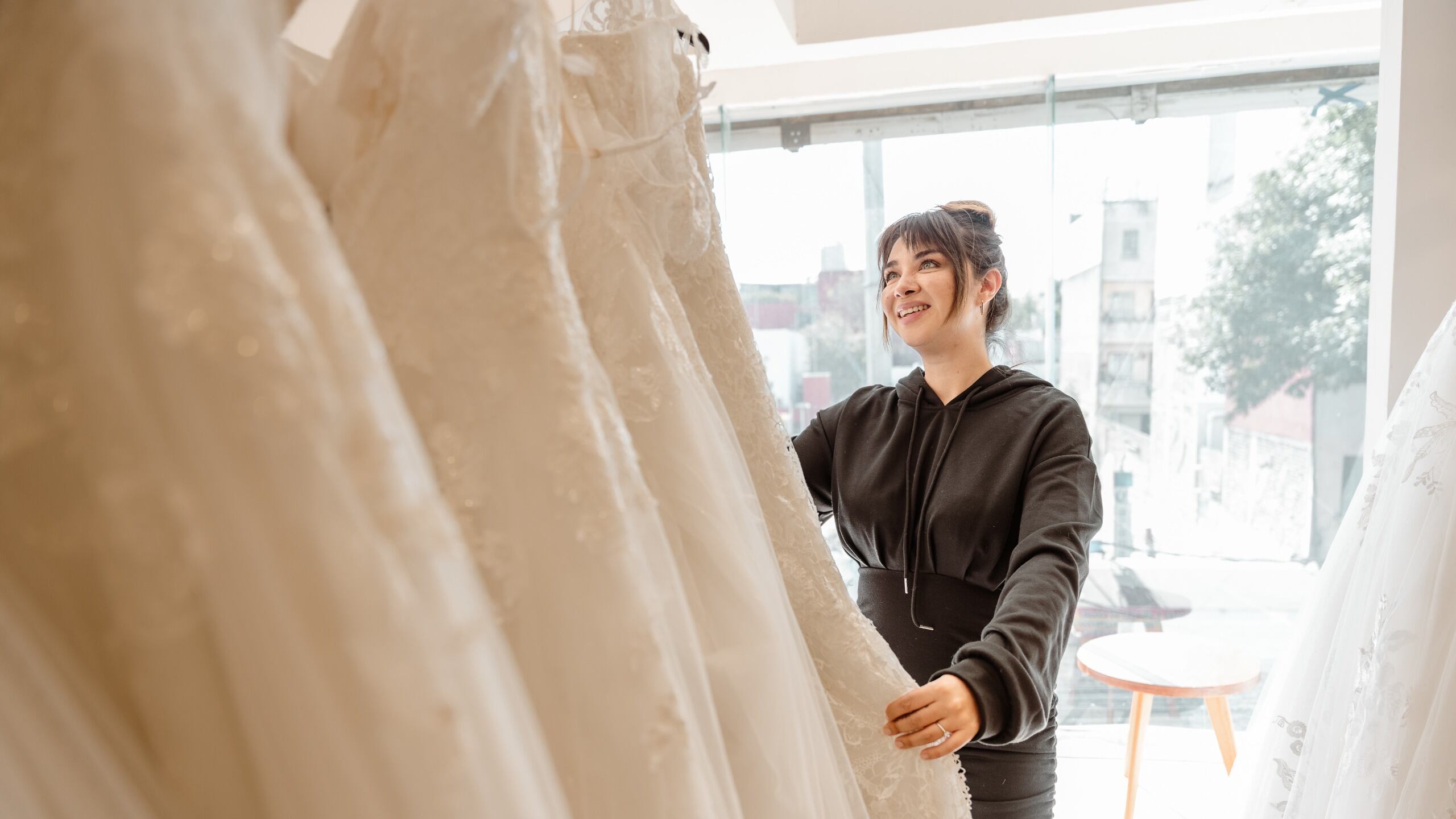 Realizó una visita especial a las instalaciones de Klent Bridal