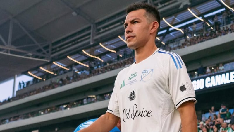 Hirving Lozano volvería a la Liga MX tras casi una década.