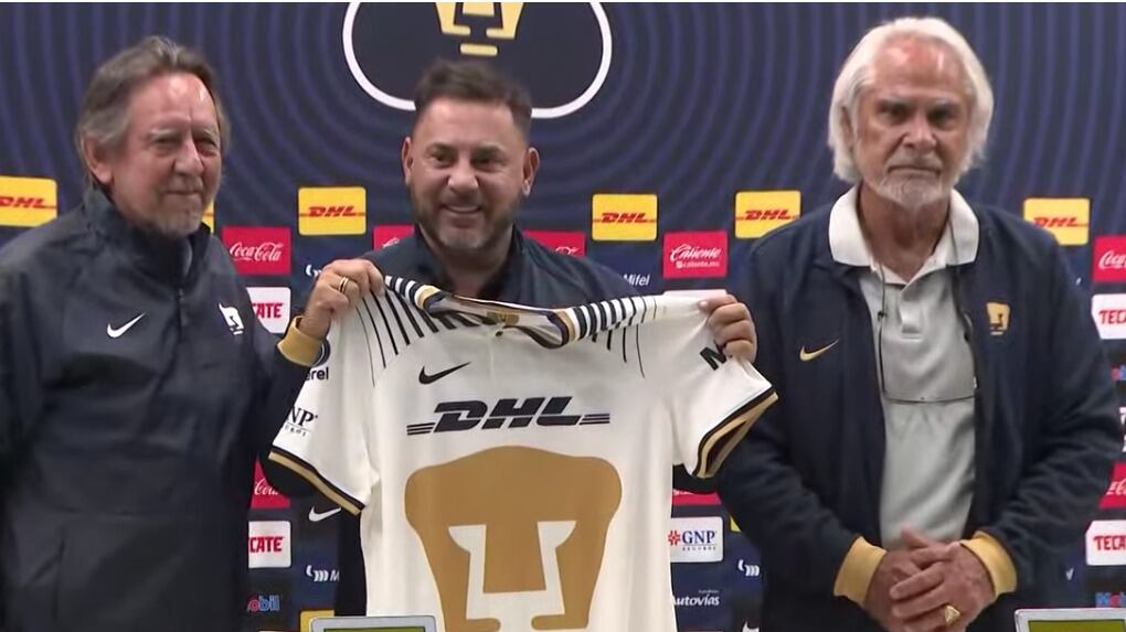 Presentación de Antonio Mohamed con Pumas