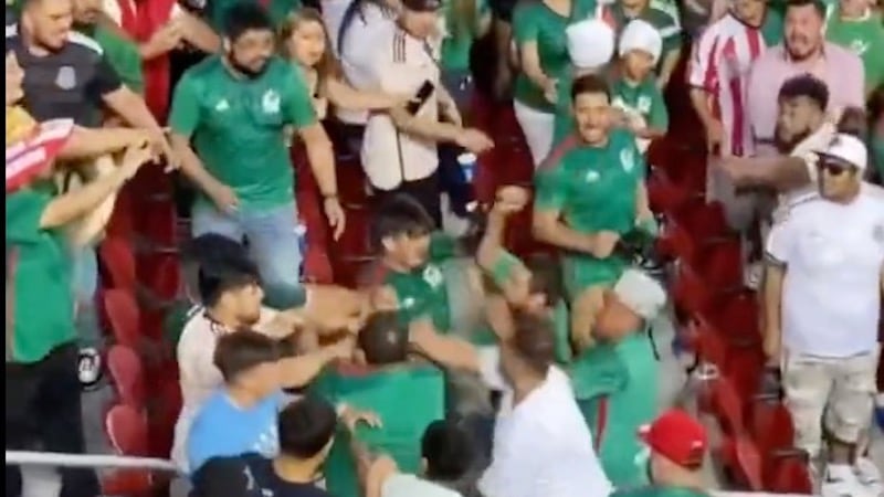 Aficionado apuñalado Tricolor