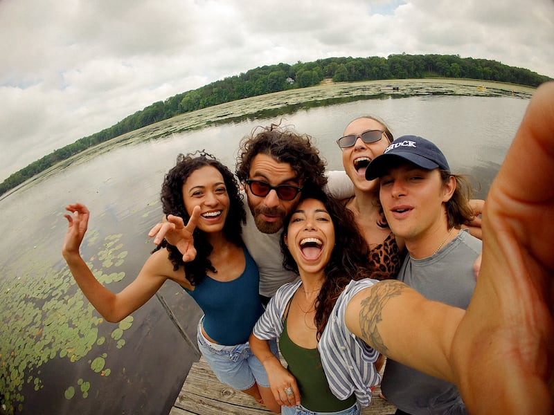 GoPro lanza tres productos que revolucionan el contenido: la cámara MAX2 360 con resolución 8K de verdad y color de 10 bits, la LIT HERO ultracompacta con luz integrada para capturas espontáneas, y el gimbal Fluid Pro AI con seguimiento por IA