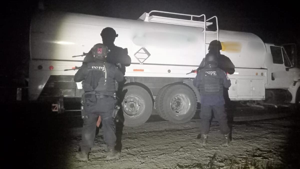 Autoridades aseguran el vehículo sin reporte de robo; ya investigan posible uso ilícito.