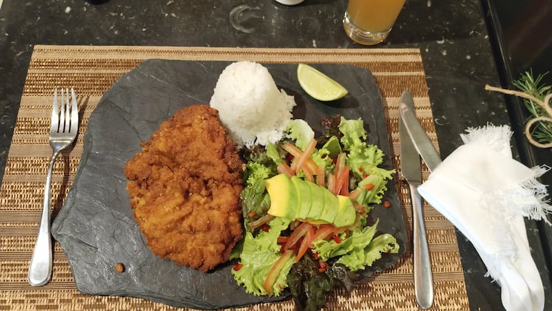 La capital del Valle del Cauca, en Colombia, conquista por la calidez de su gente, la riqueza de su gastronomía y su pasión por la salsa, su sello más auténtico