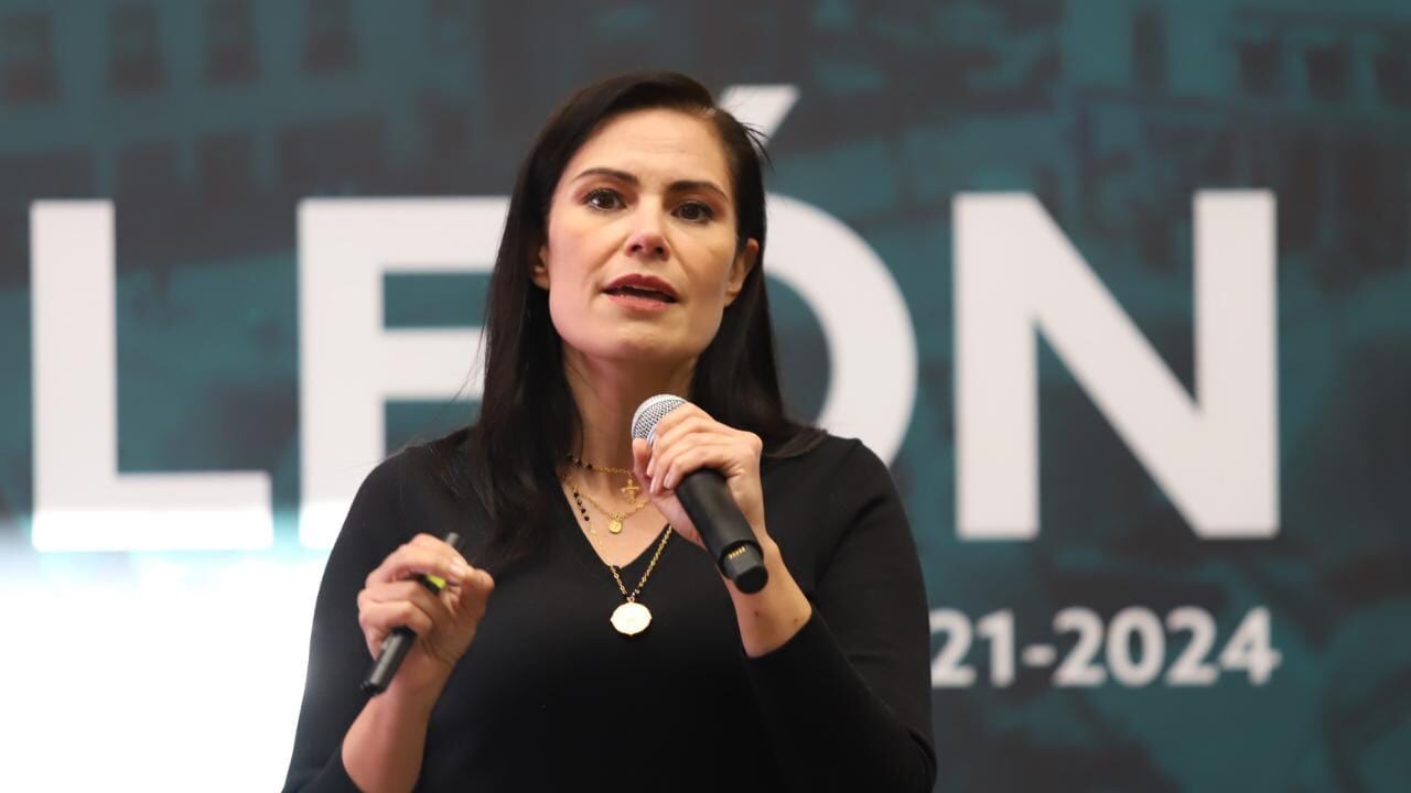 Es “excesivo” posible aumento de 4 pesos al pasaje en León, considera presidenta municipal.