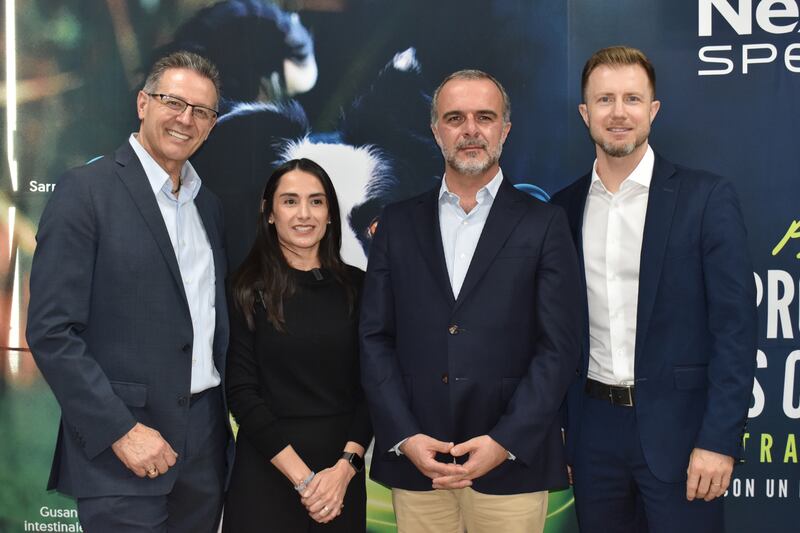 Médicos veterinarios