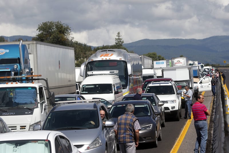 Autopista México-Puebla será bloqueada por transportistas el lunes