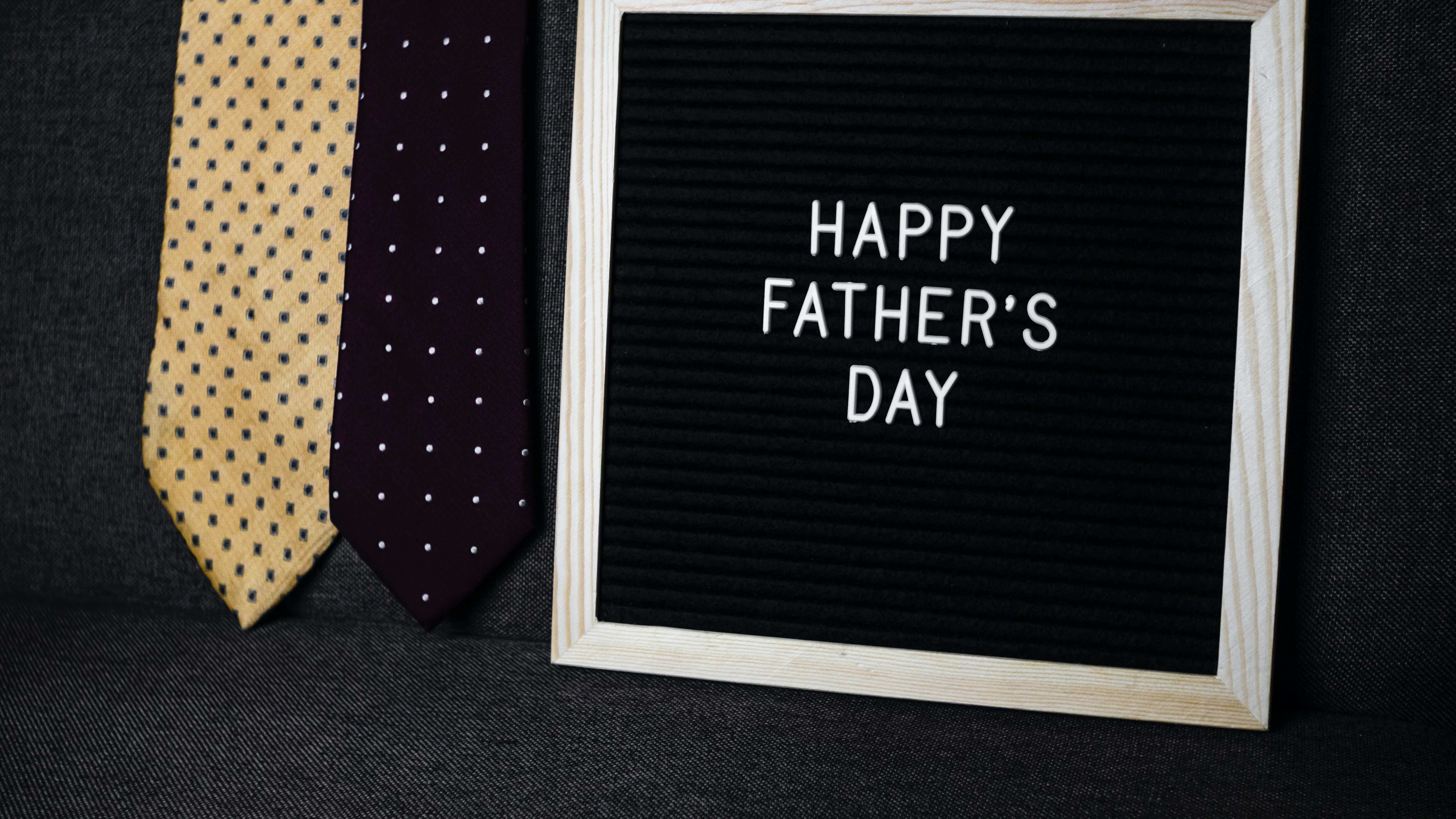 Con emotivos mensajes, artistas conmemoran el día del padre, a sus progenitores que ya no se encuentran en esta tierra