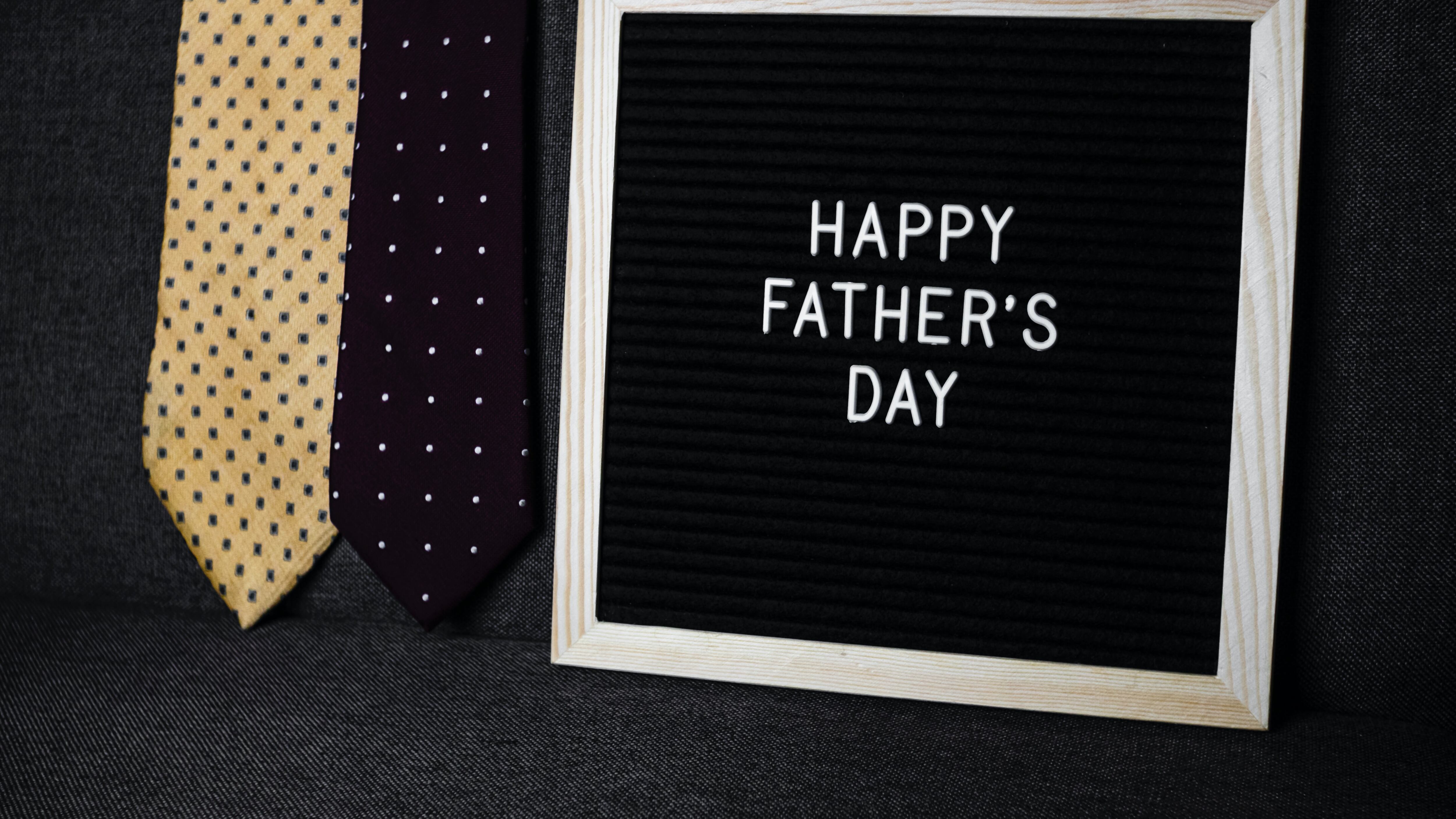 Con emotivos mensajes, artistas conmemoran el día del padre, a sus progenitores que ya no se encuentran en esta tierra