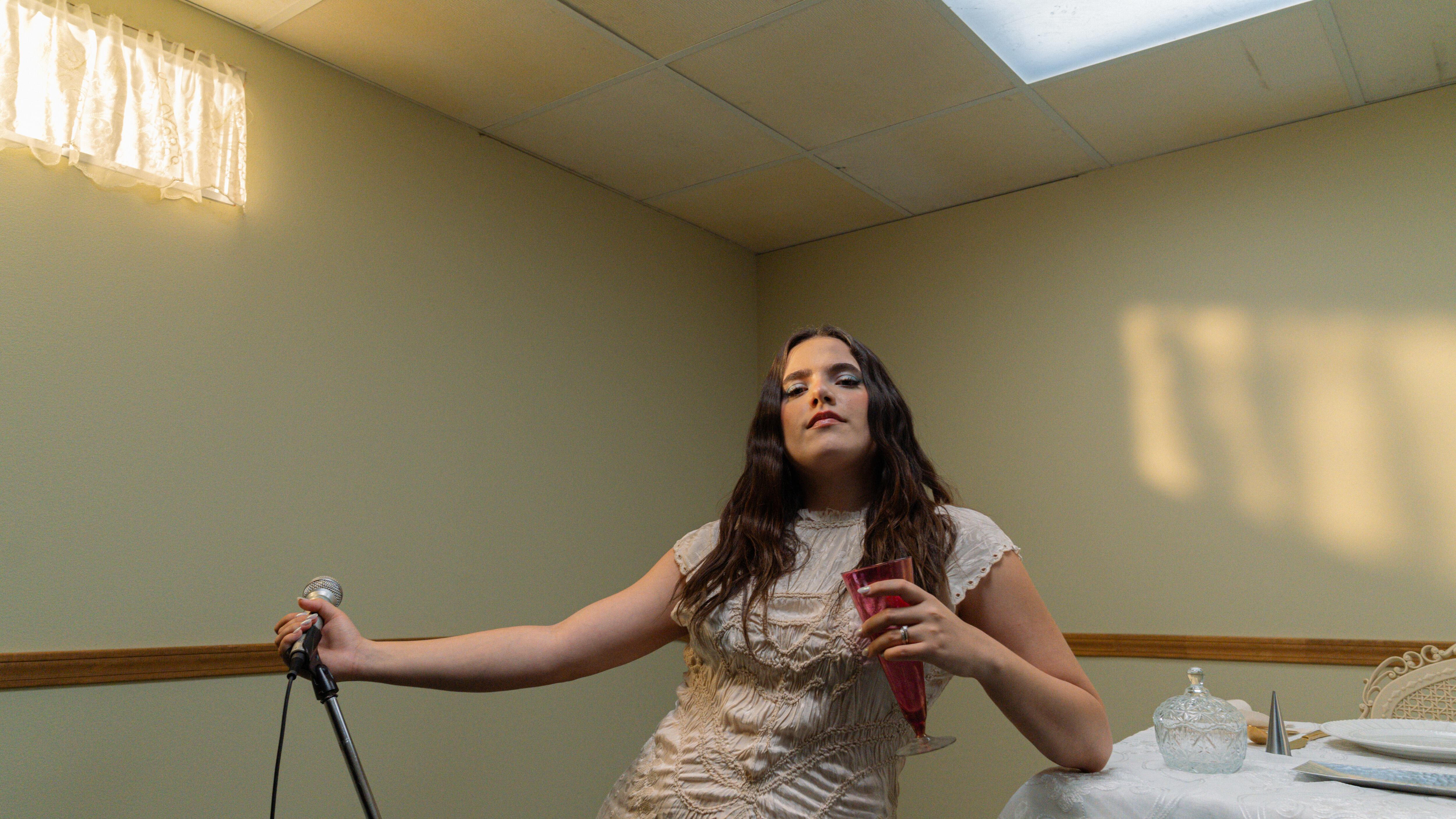 Camila Fernández presenta nueva música, además de que continúa con su gira de conciertos en México y Estados Unidos.