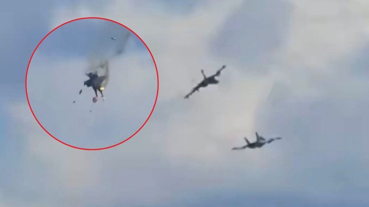 Video: Impactante choque de aviones militares durante show aéreo en EE.UU.; había público viendo en vivo