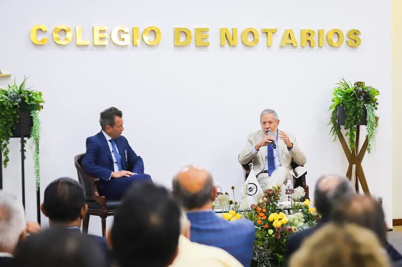 Lemus presenta propuestas y compromisos para fortalecer el sector notarial