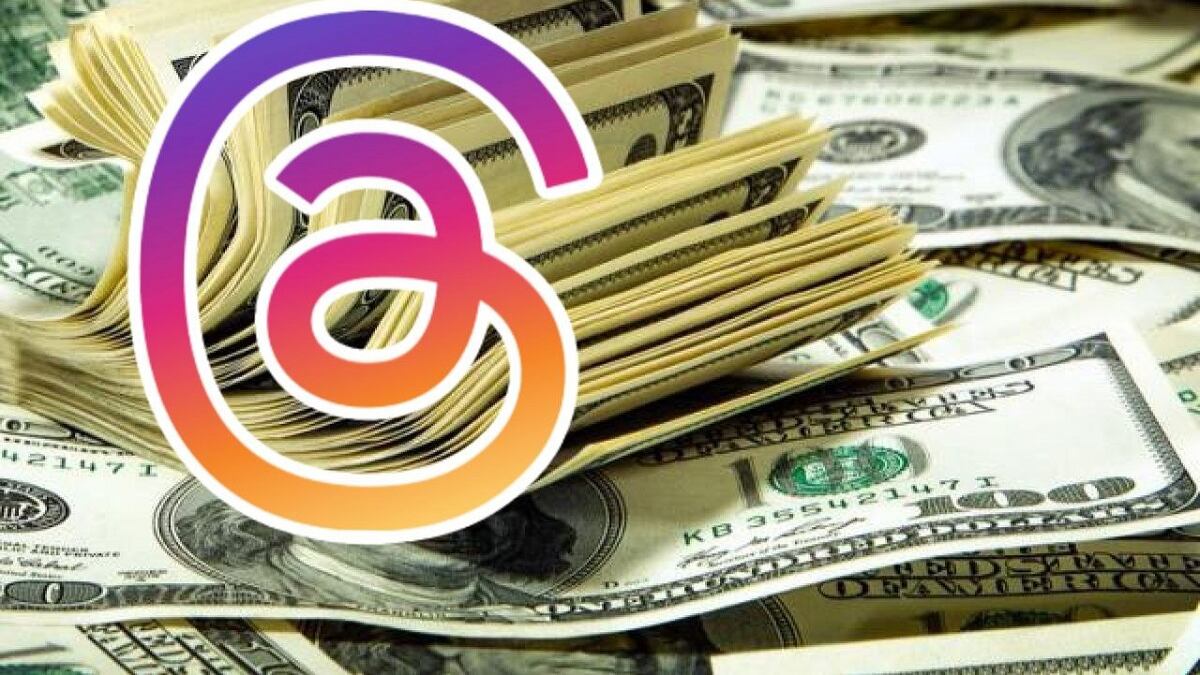 Logo de Threads sobre dólares. Composición Alberto Sandoval