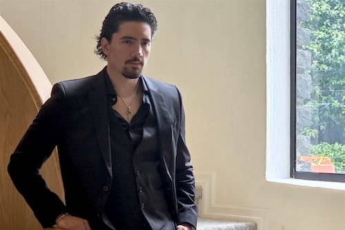 Alex Fernández apuesta por el mariachi pop con el sello de Kiko Cibrián