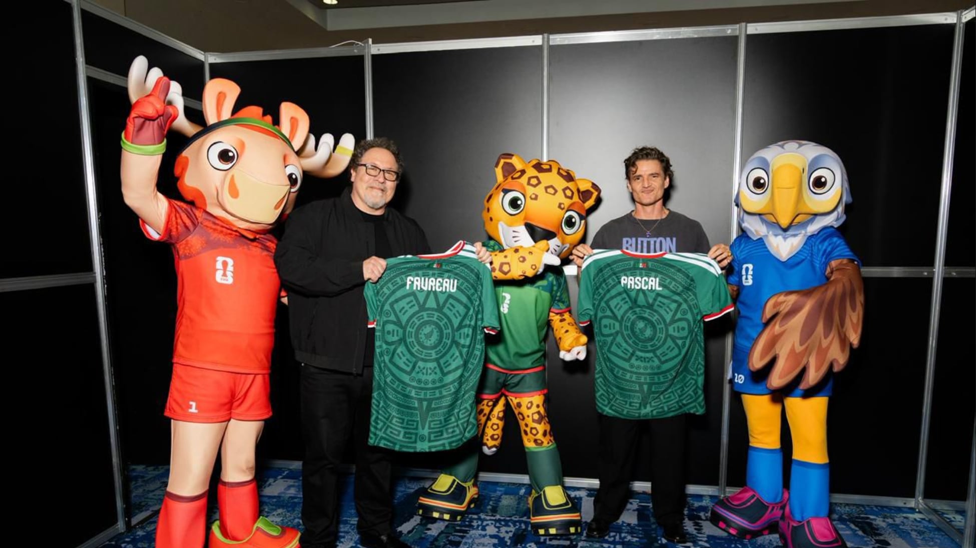 Mascotas del Mundial 2026 reciben a Pedro Pascal y Jon Favreau