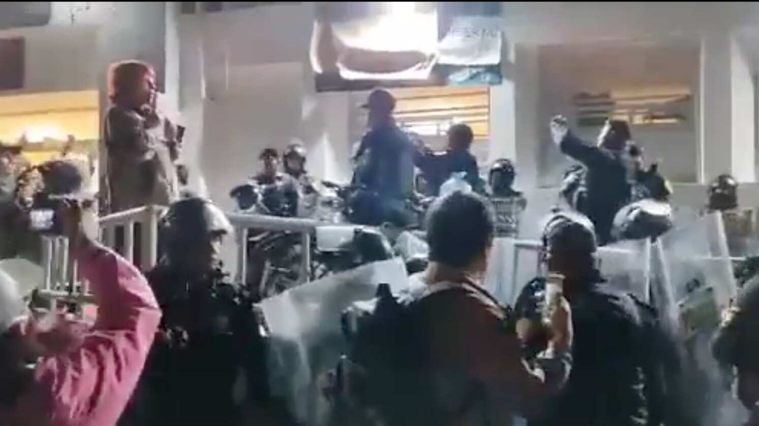 San Gregorio Atlapulco: pobladores de Xochimilco se enfrentan con la policía