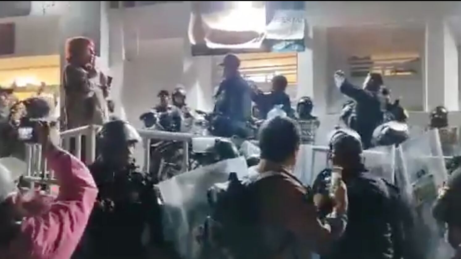 San Gregorio Atlapulco: pobladores de Xochimilco se enfrentan con la policía