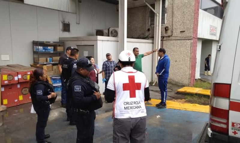 Tras el reporte las autoridades llegaron a la empacadora de carnes.