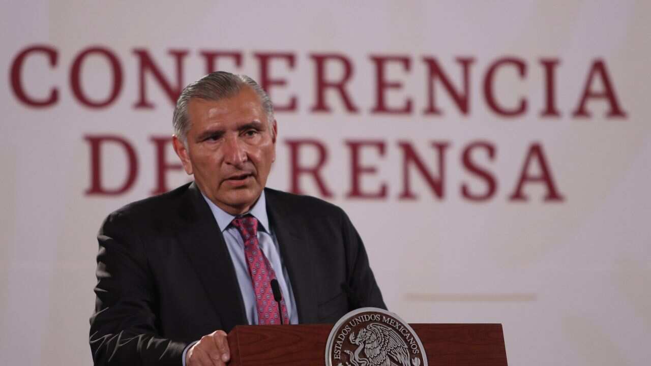 CIUDAD DE MÉXICO, 28ABRIL2022.-  Andrés Manuel López Obrador, presidente de México acompañado de Adán Augusto López Hernández, secretario de Gobernación; Rosa Icela Rodríguez Velázquez, secretaria de Seguridad y Protección Ciudadana; Ricardo Mejía Berdeja, subsecretario de Seguridad Pública de la Secretaría de Seguridad y Protección Ciudadana (SSPC); Horacio Duarte Olivares, titular de la Administración General de Aduanas y Pablo Gómez Álvarez, titular de la Unidad de Inteligencia Financiera durante conferencia de prensa en Palacio Nacional.