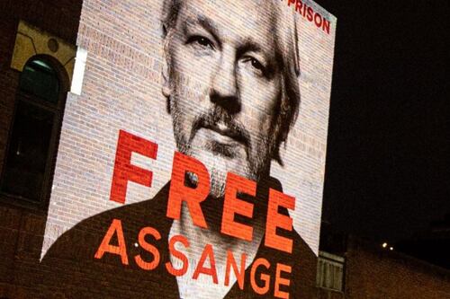 Solicitan donaciones para financiar vuelo a la libertad de Julian Assange, valorado en casi 10 mdp