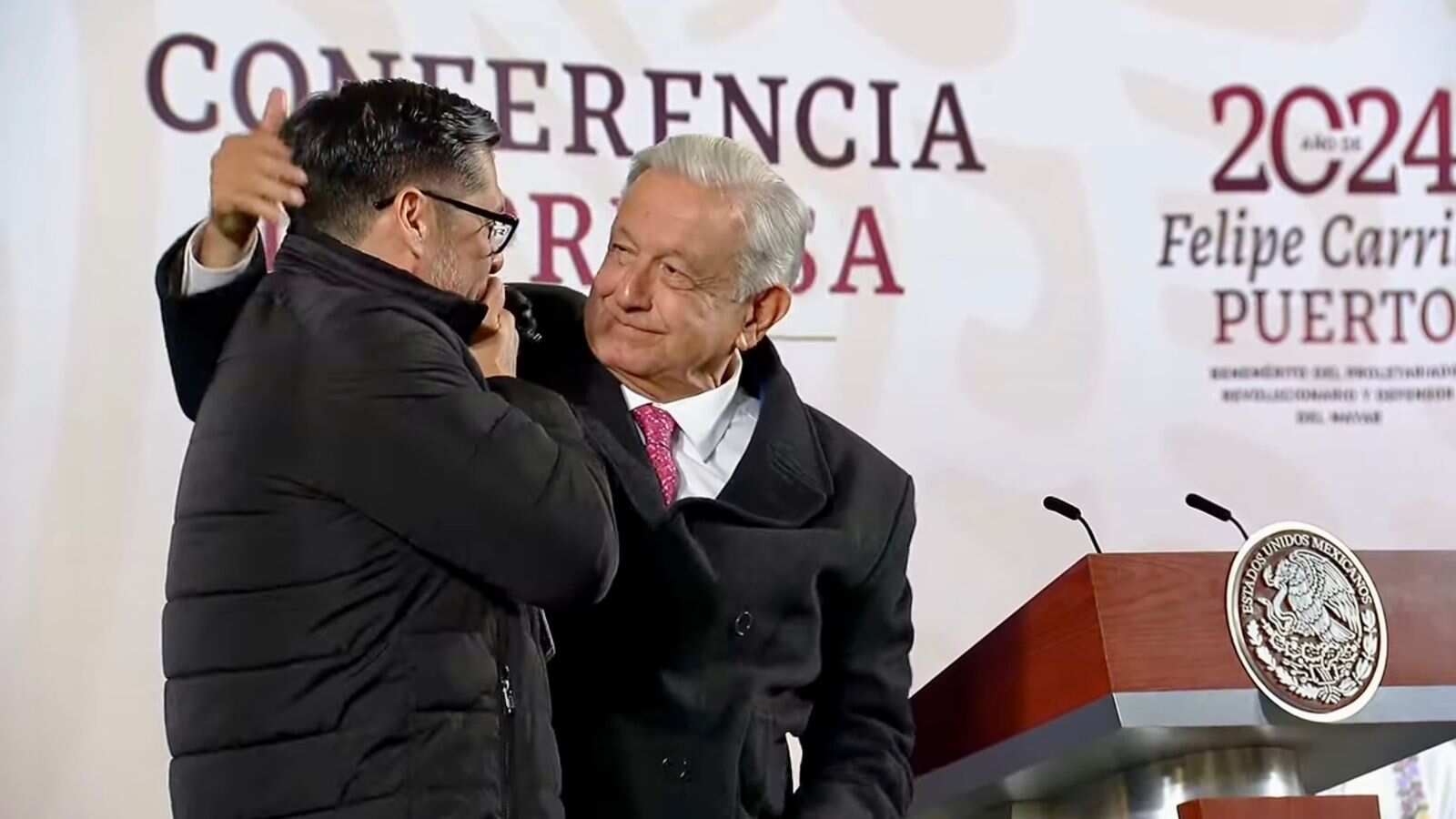 AMLO rifa reloj