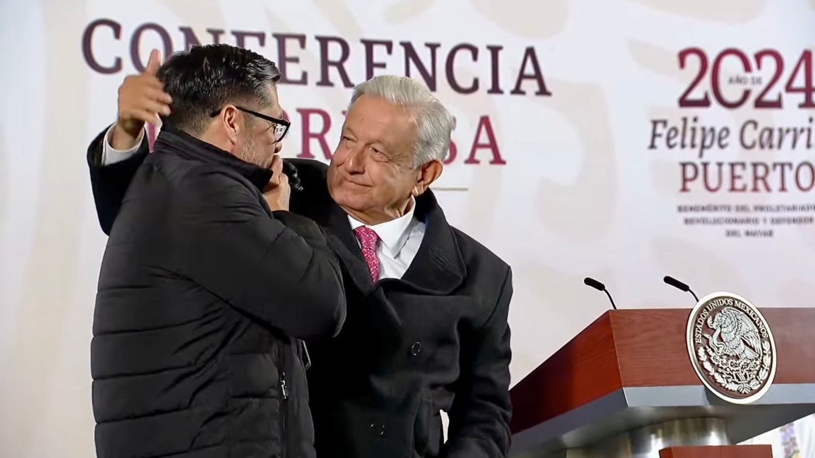AMLO rifa reloj